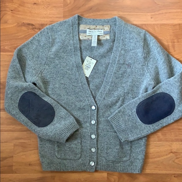Abercrombie & Fitch Sweaters - NWT Abercrombie & Fitch Cropped Cardigan Sweater